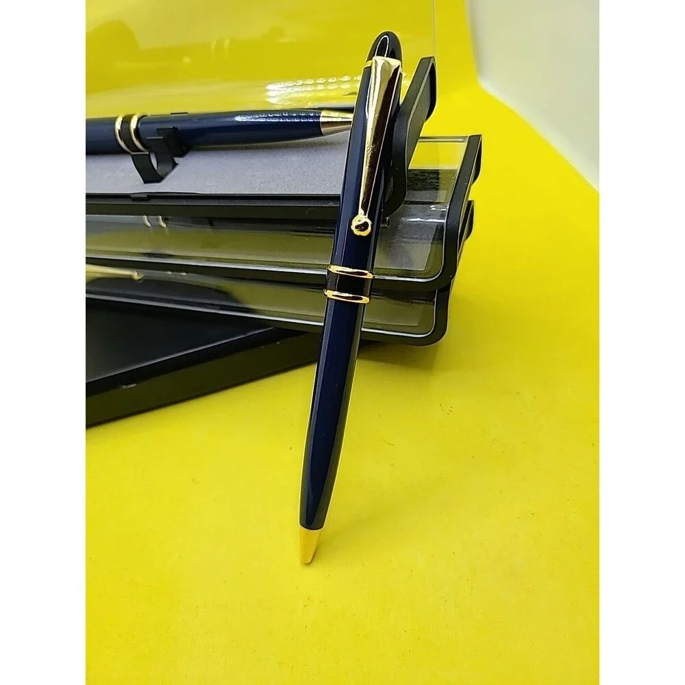 Set Of 2 Matching Blue Ballpoint Pens In Clear Lucite Case- Taiwan
